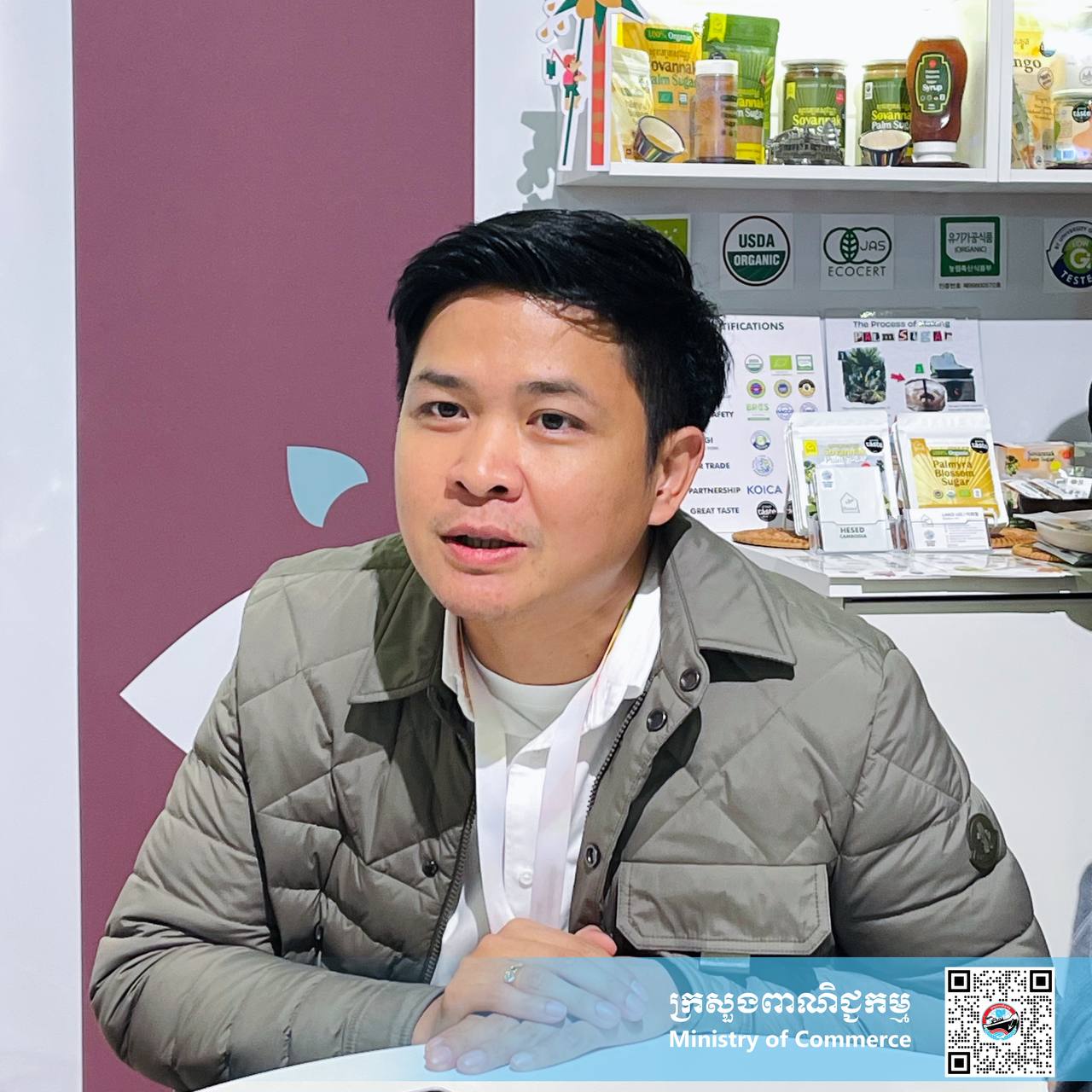 ឯកឧត្តម សំហេង បូរ៉ា រដ្ឋលេខាធិការ និងជាប្រធានក្រុមការងារជំរុញការនាំចេញ នៃក្រសួងពាណិជ្ជកម្ម បានជួបពិភាក្សាការងារ ជាមួយក្រុមហ៊ុន Comexposium Group ដែលជាអង្គភាពរៀបចំព្រឹត្តិការណ៍នានានៅលើពិភពលោក និងជាអ្នករៀបចំពិព័រណ៍អន្តរជាតិ SAIL Paris