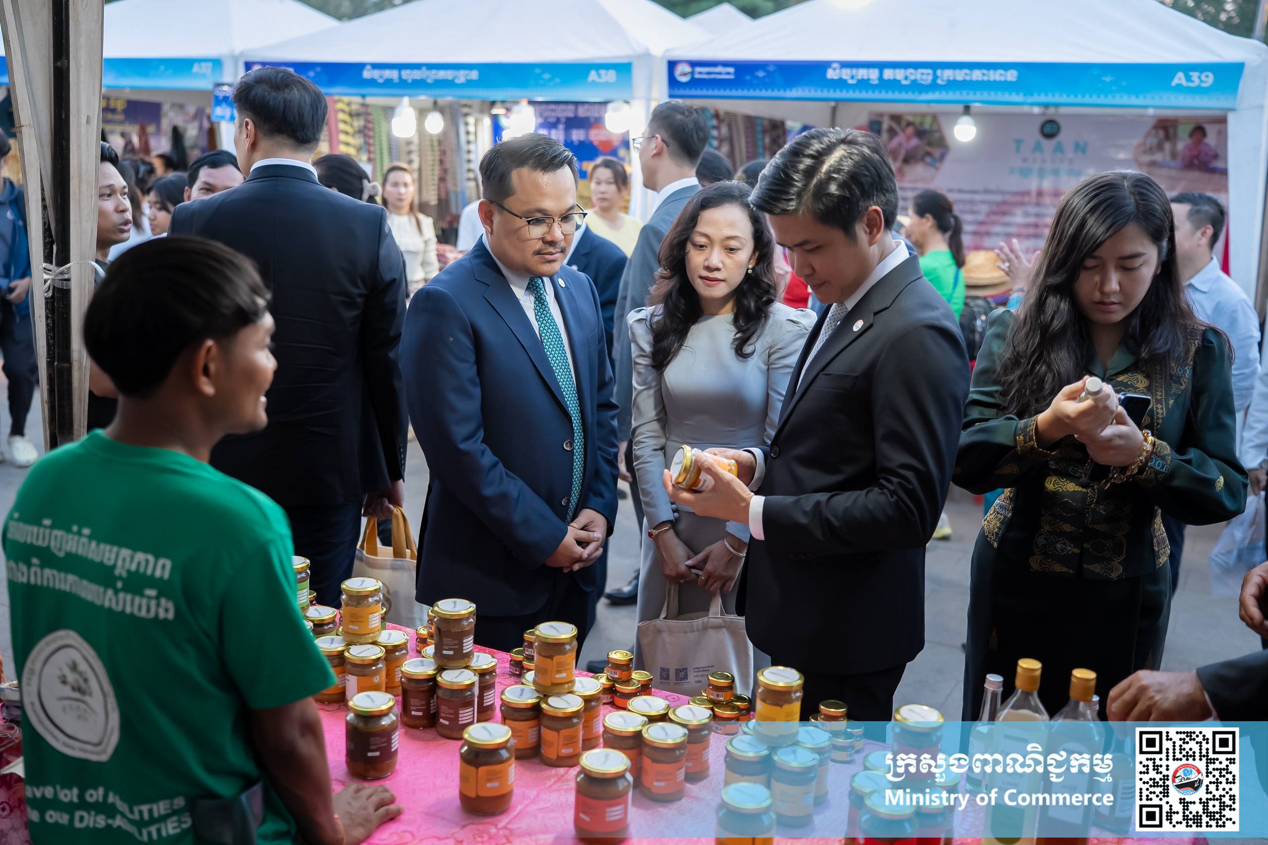 ឯកឧត្តម សំហេង បូរ៉ា រដ្ឋលេខាធិការក្រសួងពាណិជ្ជកម្ម អញ្ជើញជាអធិបតីក្នុងពិធីសម្ពោធ «ពិព័រណ៍ផលិតផលខ្មែរ និងបន្លែផ្លែឈើ លើកទី១៩» ឆ្នាំ២០២៦ ក្រោមមូលបទ «ជំរុញ និងគាំទ្រផលិតផលជាតិ» នៅខេត្តសៀមរាប